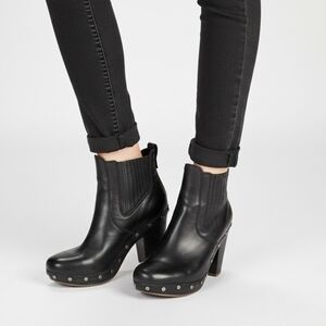 UGG Carberry Black Leather Studded Clog Boots - Size 8